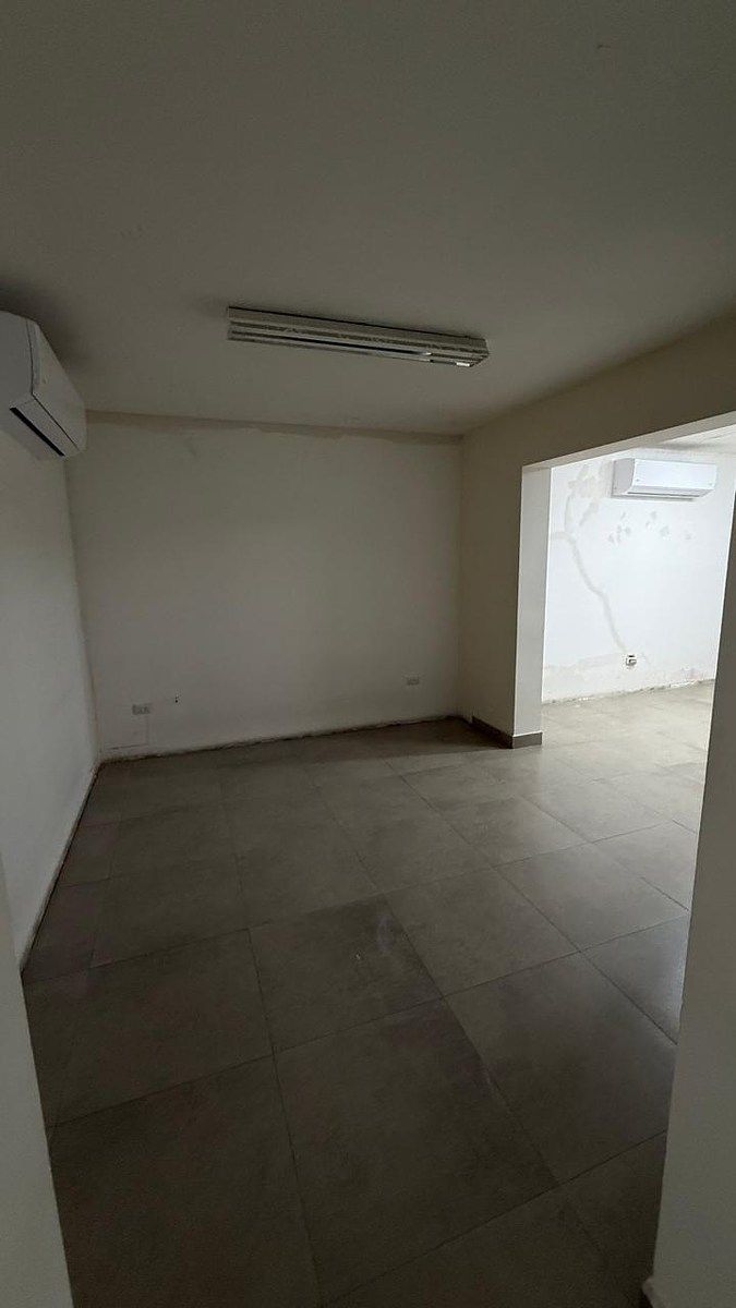 Local comercial en Del Valle, San Pedro Garza García, foto 2 de 5