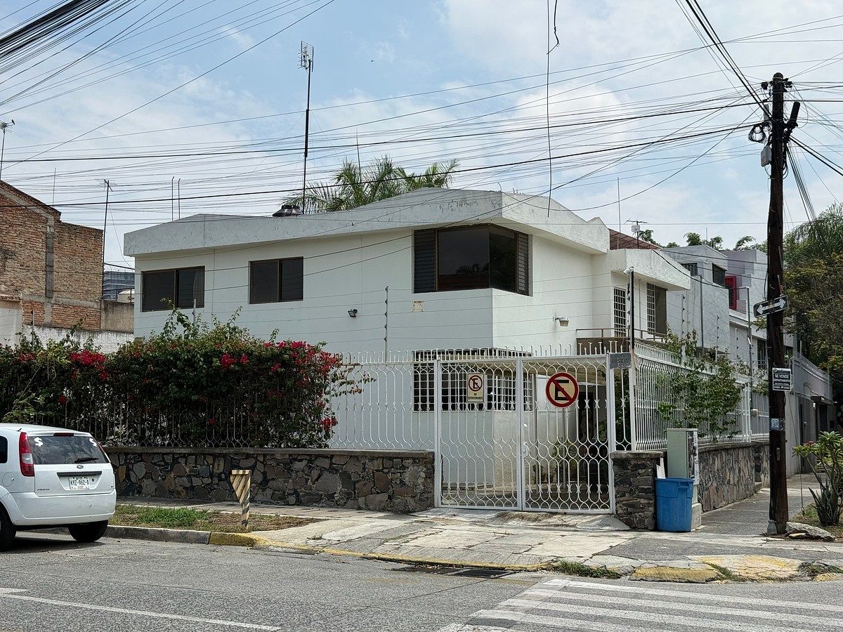 CASA EN VENTA EN LOMAS ALTAS, photo 1 of 36