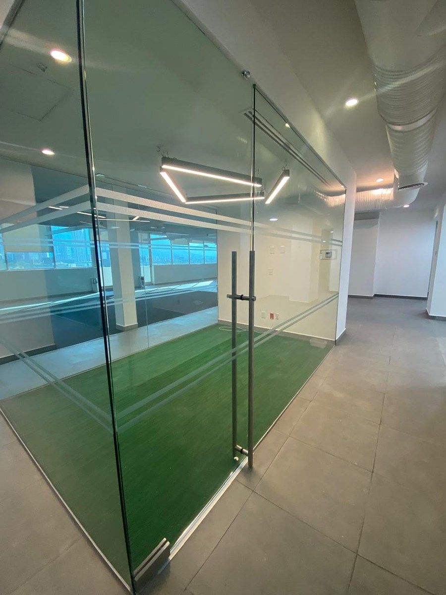 Oficina en RENTA de 231 mts2 + 30 mts2 de Terraza,  av Lazaro cardenas Monterrey, foto 1 de 14