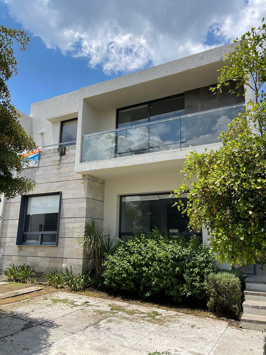 CASA EN VENTA EN BOSQUES DE SANTA ANITA, foto 1 de 28