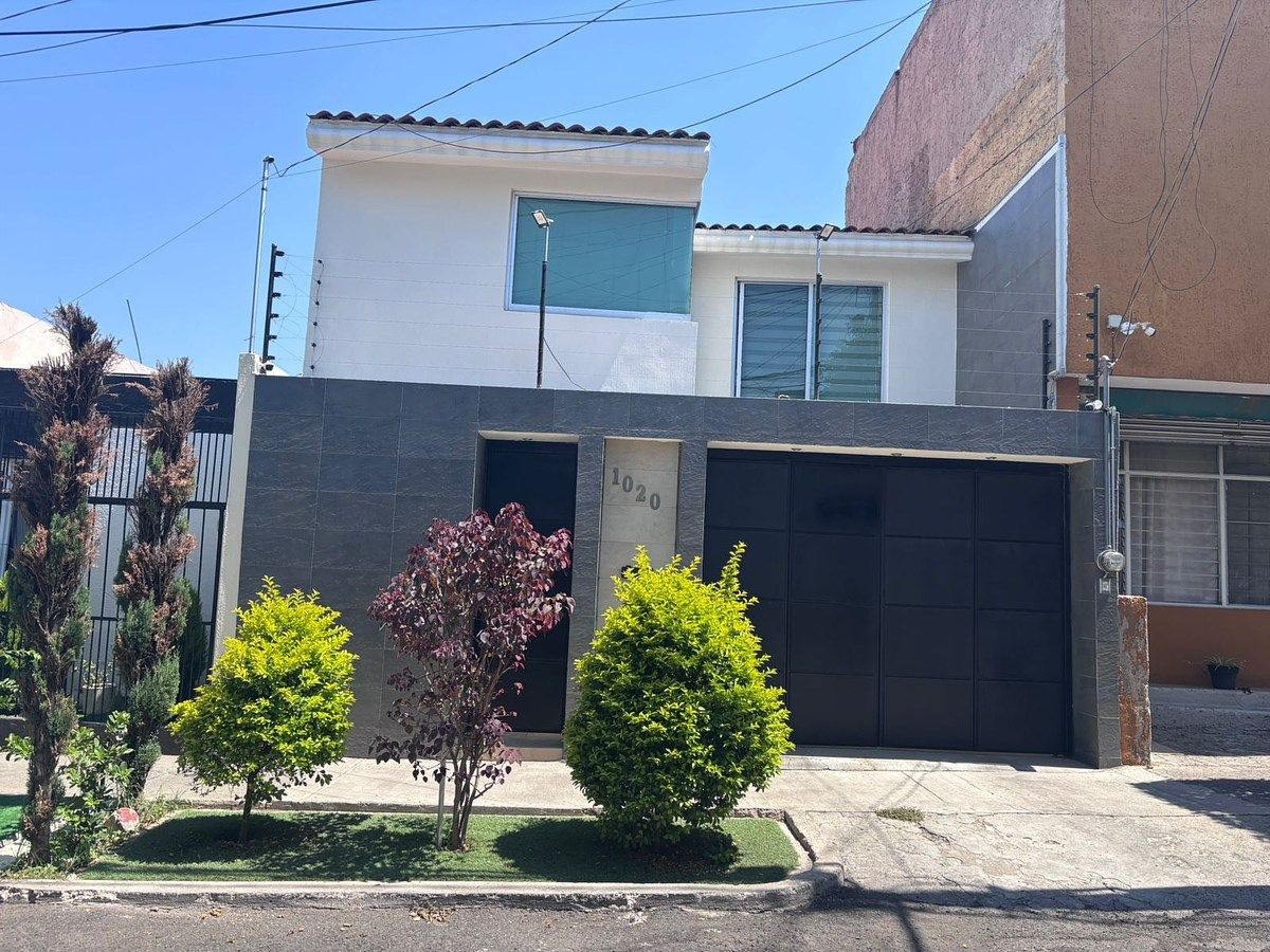 CASA EN COLINAS DE LAS AGUILAS, photo 1 of 27