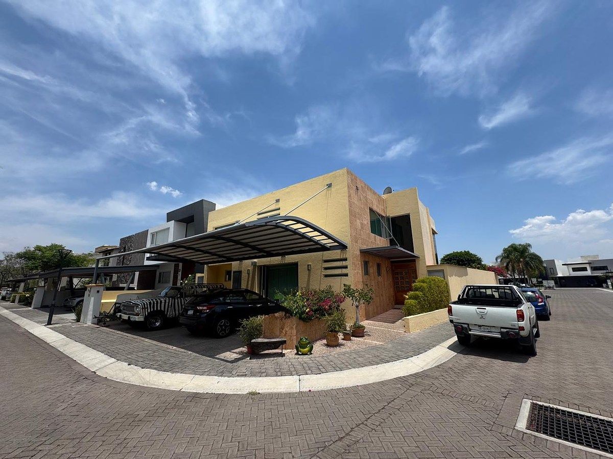 Venta de casa en Rinconada Jurica, Querètaro, Qro, foto 1 de 39