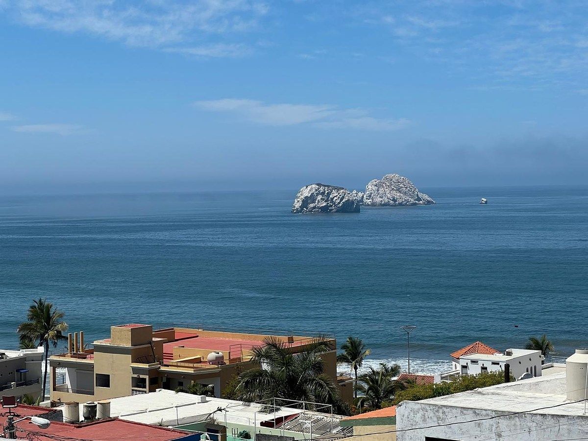 ocean view from the rooftop, photo 1 of 34