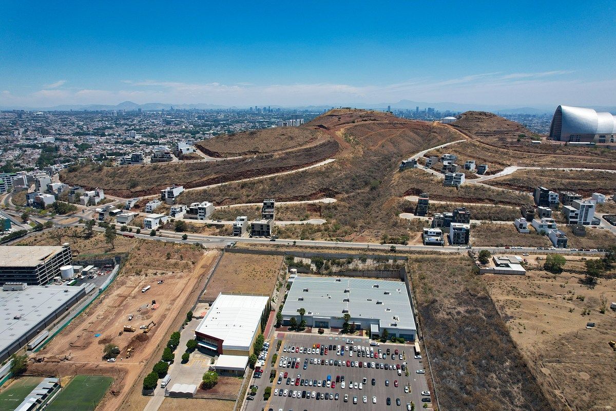 Terreno en Venta en Paisajes del Tesoro Excelente Ubicación - foto 4