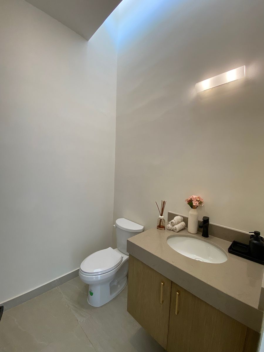 MEDIO BAÑO DE VISITAS, foto 44 de 45