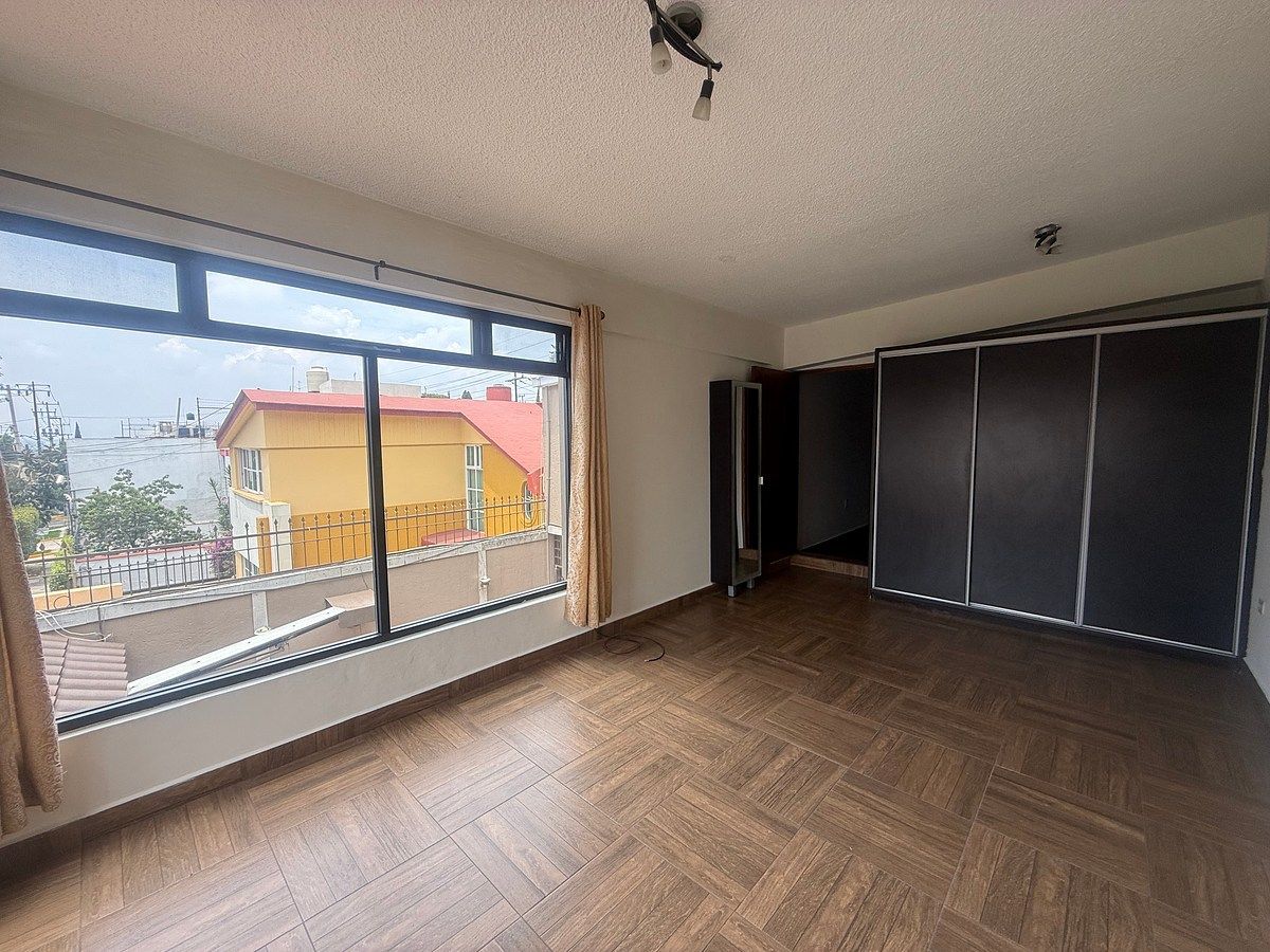 House in Ciudad Satélite, Naucalpan de Juárez, photo 19 of 35