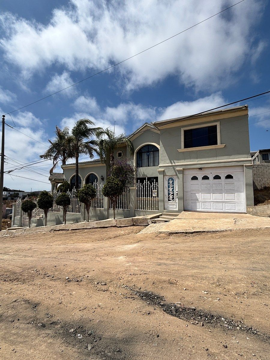 AMPLIA CASA EN RENTA AMUEBLADA ROSARITO, photo 1 of 30