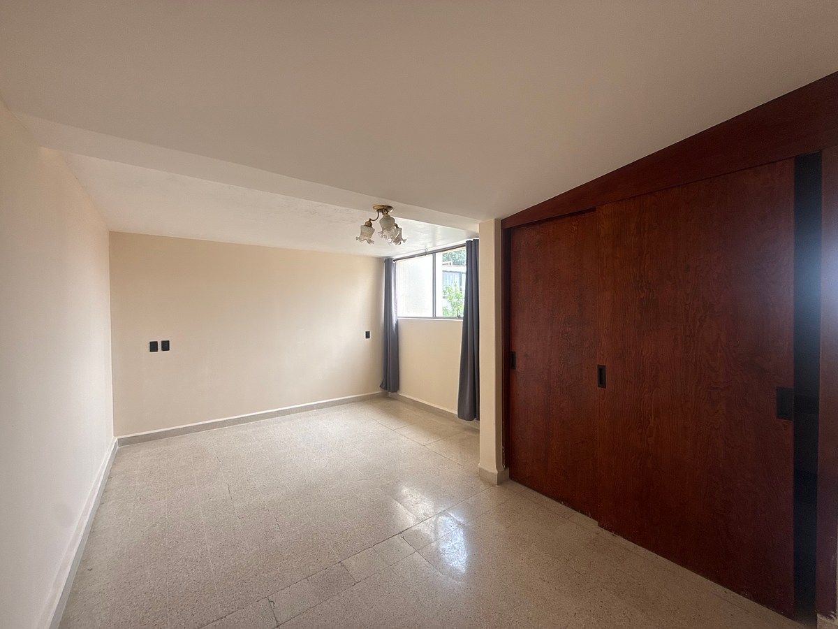 House in Ciudad Satélite, Naucalpan de Juárez, photo 20 of 29