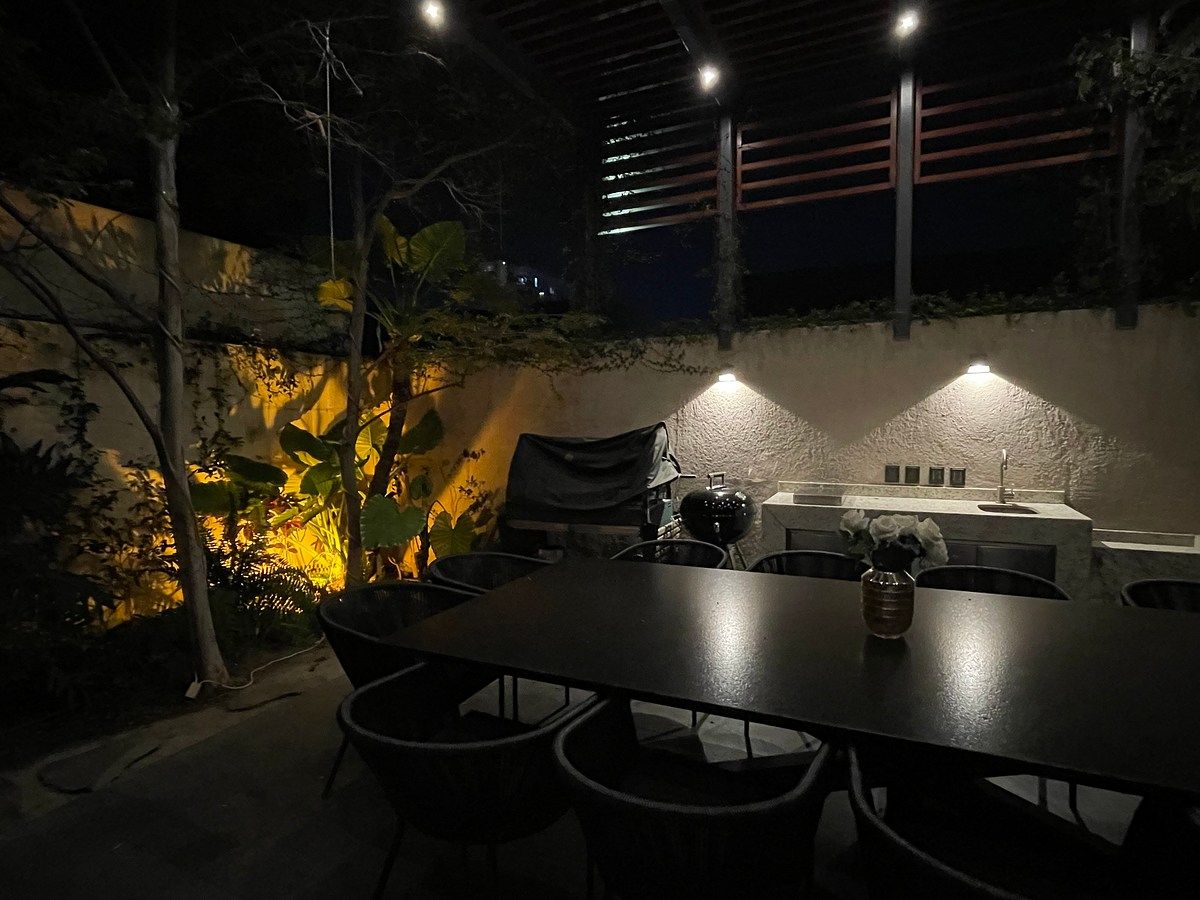 Terraza con barra de cocina y asador, foto 13 de 15