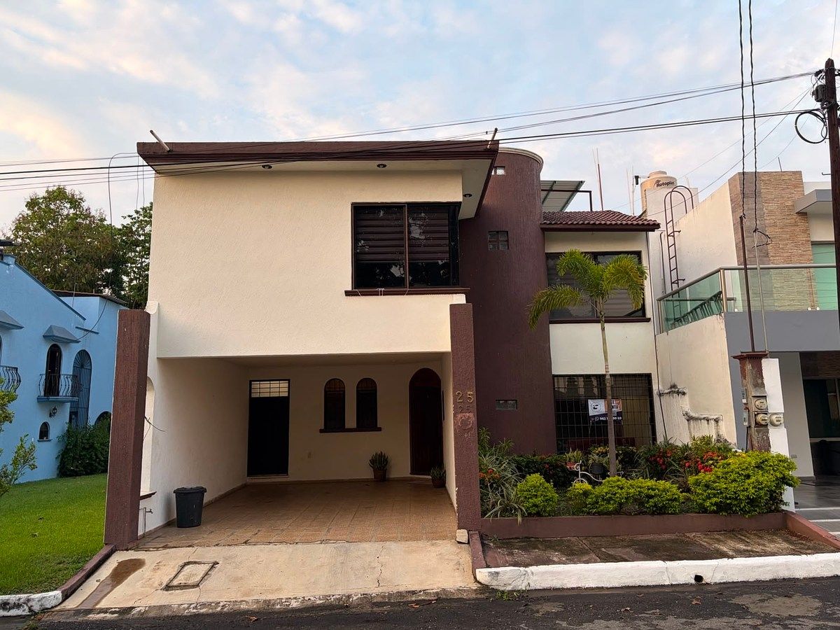 CASA AMUEBLADA EN RENTA FRACC. TULIPANES, photo 1 of 19