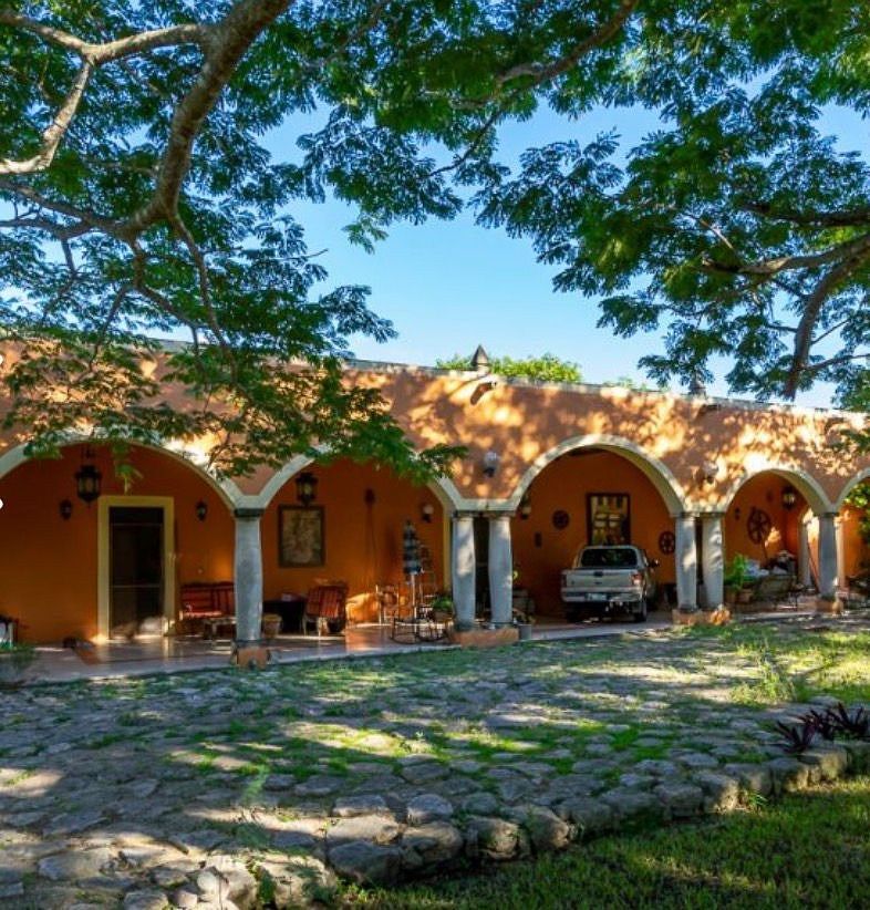 Hacienda para remodelar en venta a 40 minutos del periférico de Mérida, photo 1 of 15