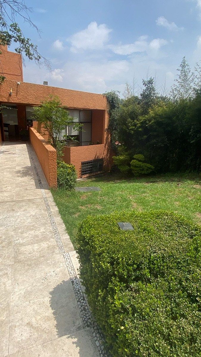 Rampa de entrada principal y jardín en desnivel, foto 10 de 50