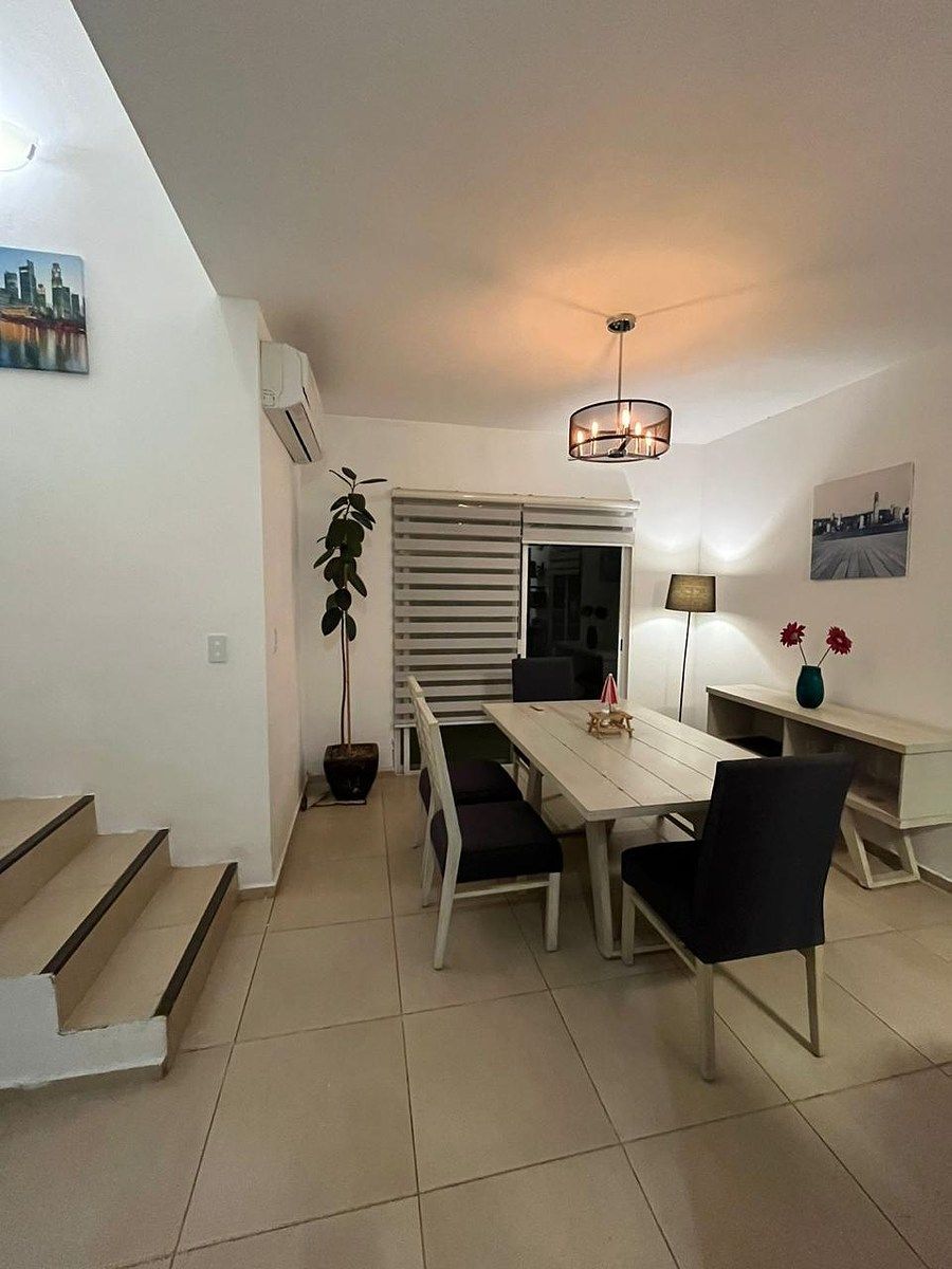 RENTA DE CASA AMUEBLADA EN PRIVADA CIUDADELA DE TOLEDO, foto 1 de 6