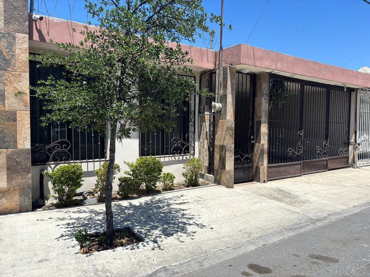 Fachada, foto 1 de 10