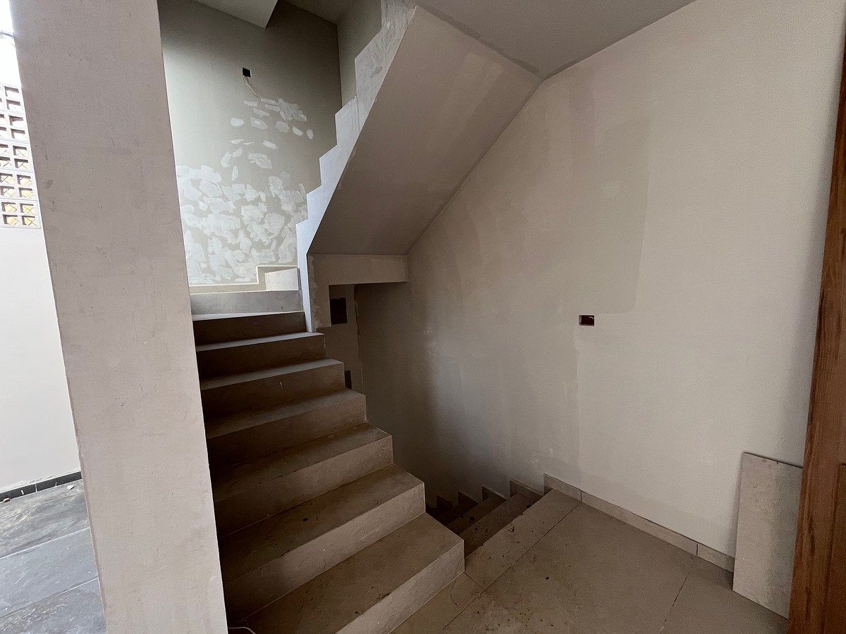 escalera en planta baja, foto 17 de 29