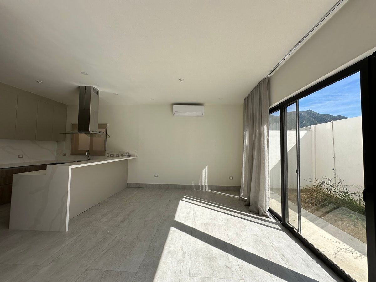CASA EN RENTA EN QUIVIRA CARRETERA NACIONAL, foto 1 de 18