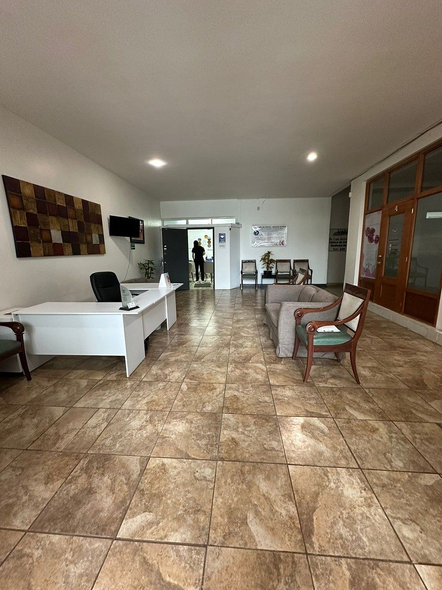 RENTA DE CONSULTORIO /OFICINA EN AV. COLOSIO AGS., foto 1 de 5