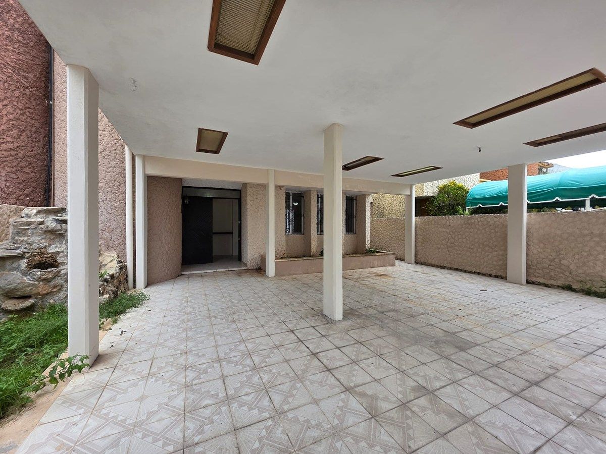 CON UBICACIÓN COMERCIAL Casa en venta, con accesoria, cerca de Altabrisa, Mérida - foto 2