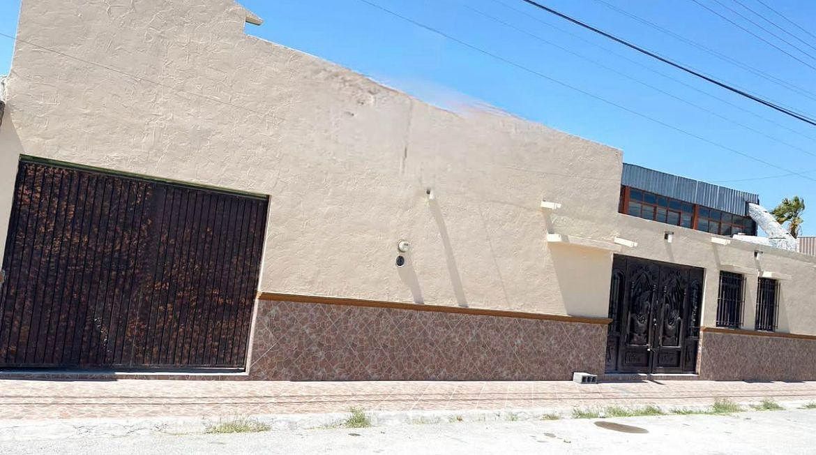 400m2 location in the center of Ramos, ideal for business, photo 1 of 6