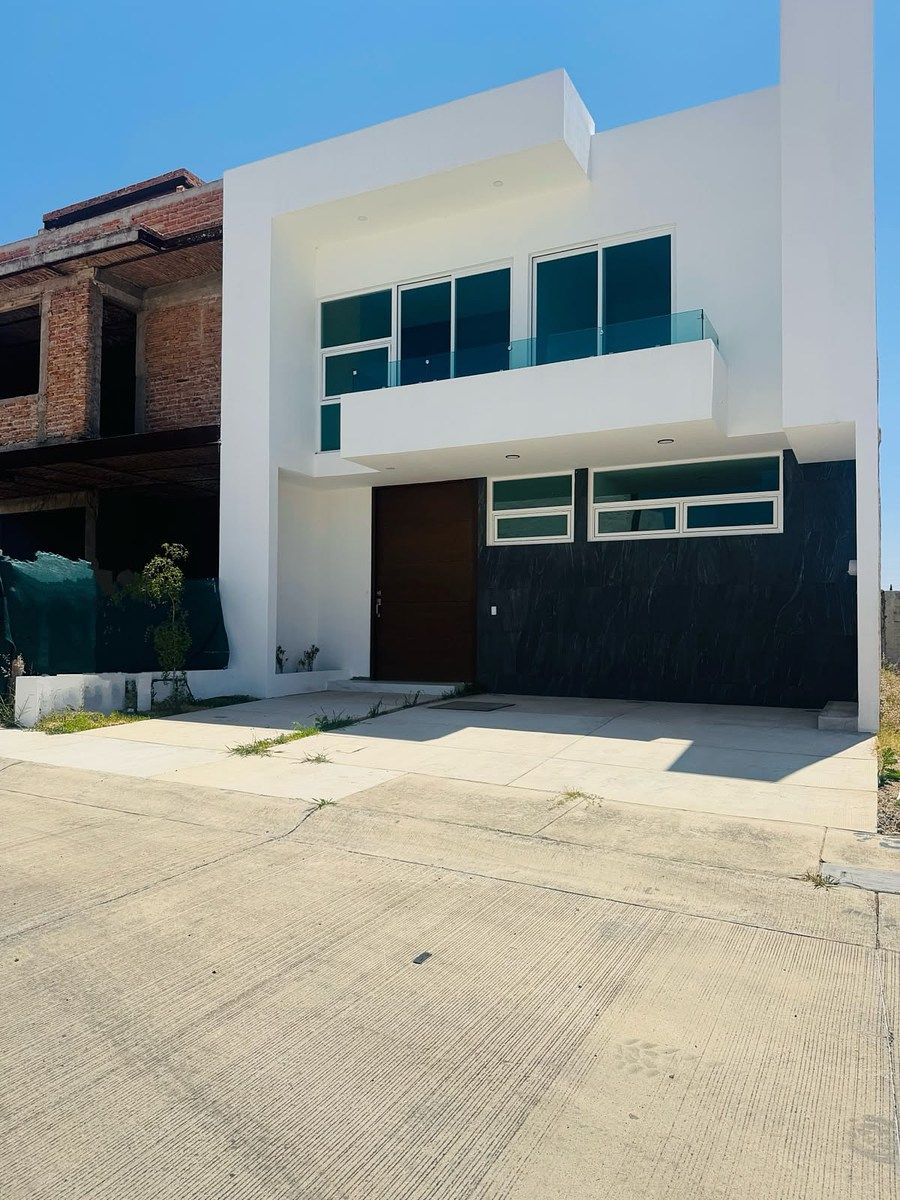 House in Gated Community in Valle Imperial, Zapopan, photo 2 of 28