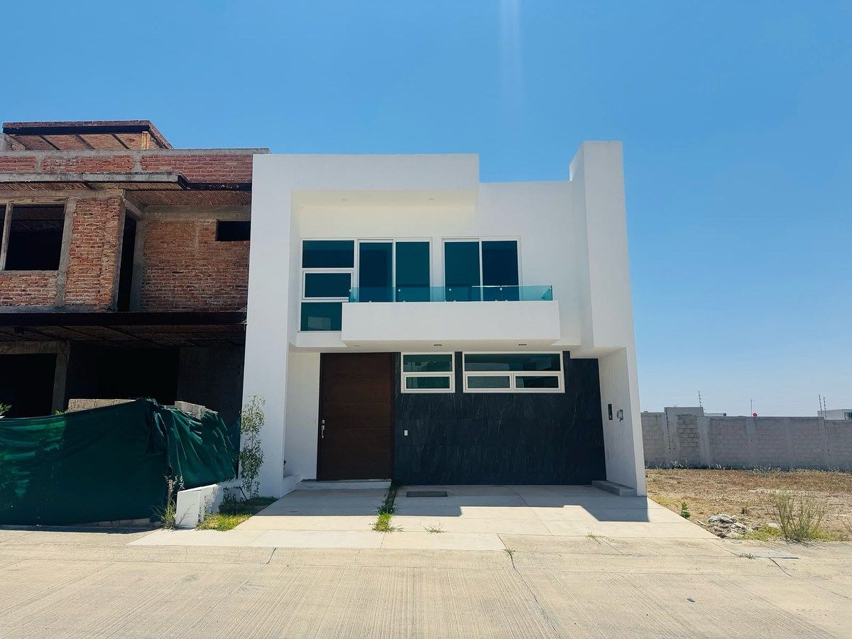CASA EN VENTA CON RECAMARA EN PB COTO AUSTRIACO, photo 1 of 28