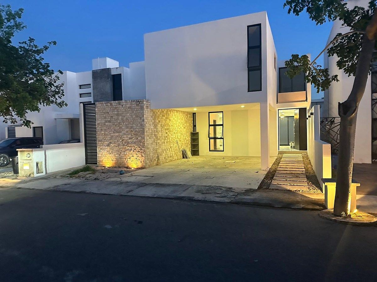 CASA EN VENTA EN RESIDENCIAL PRIVADA LUNARE EN CHOLUL CON AMENIDADES, foto 1 de 14