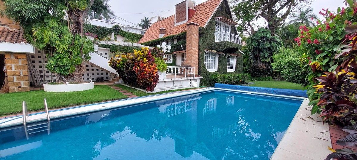CASA EN MANANTIALES, photo 1 of 17