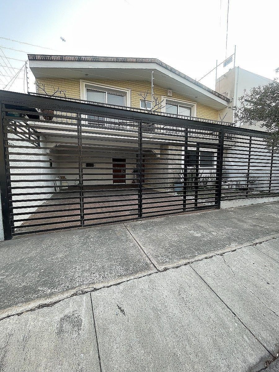 Casa en venta con amplio Jardín, foto 1 de 46
