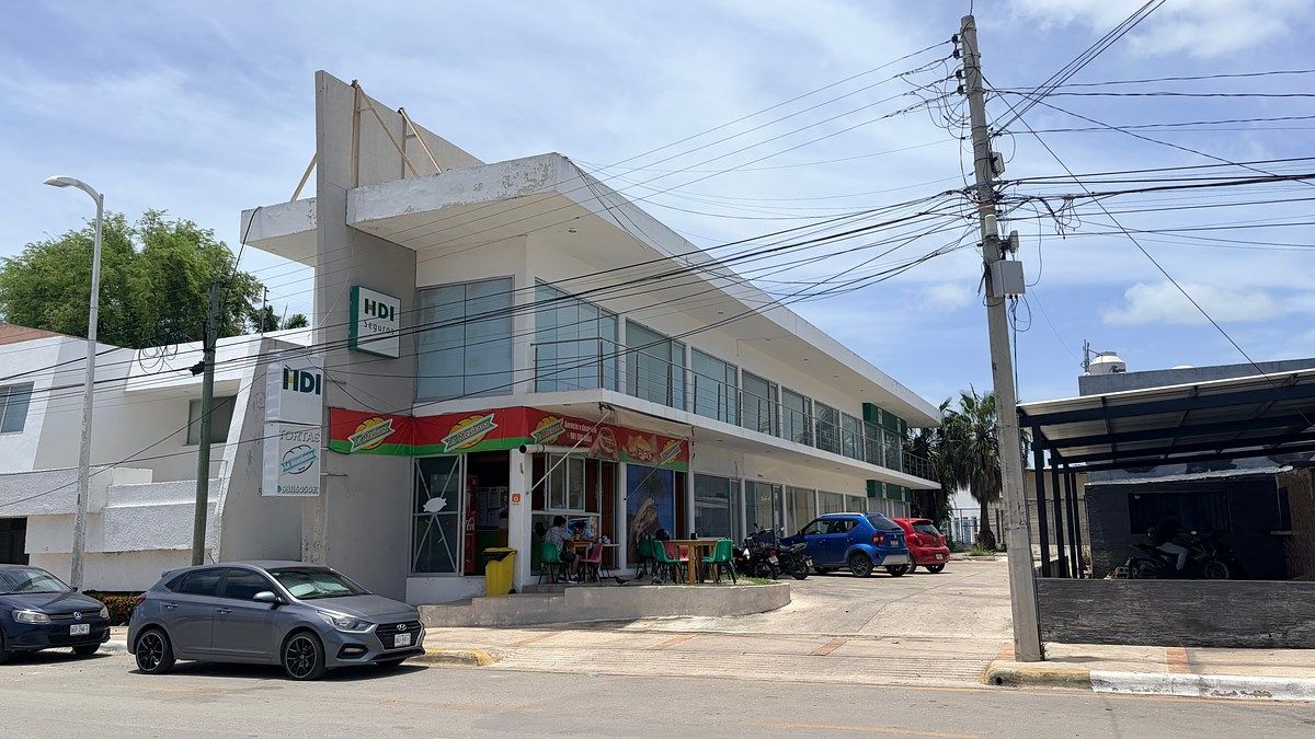 EN RENTA - OFICINAS SOBRE AVENIDA, photo 1 of 9