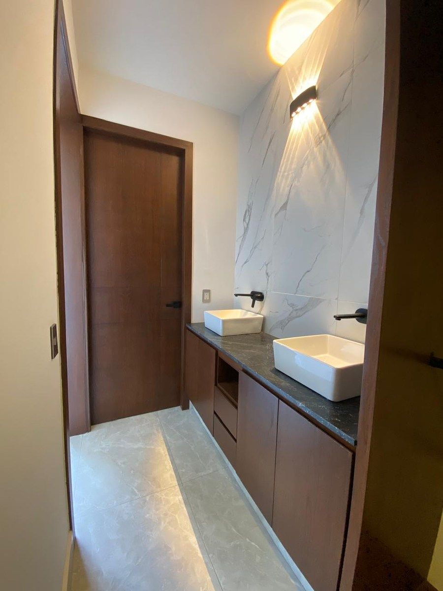 baño principal, foto 4 de 12