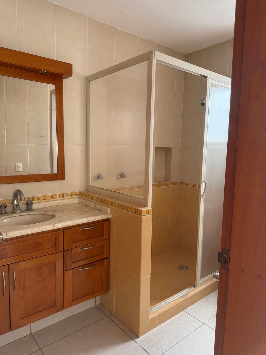 Baño secundario, foto 8 de 10