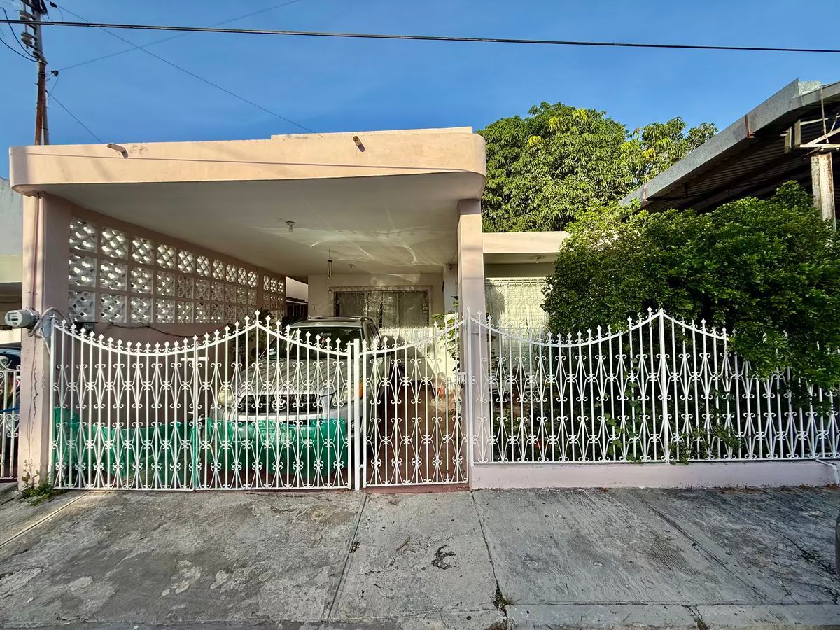 Casa de 4 habitaciones en Miraflores Mérida, foto 1 de 29