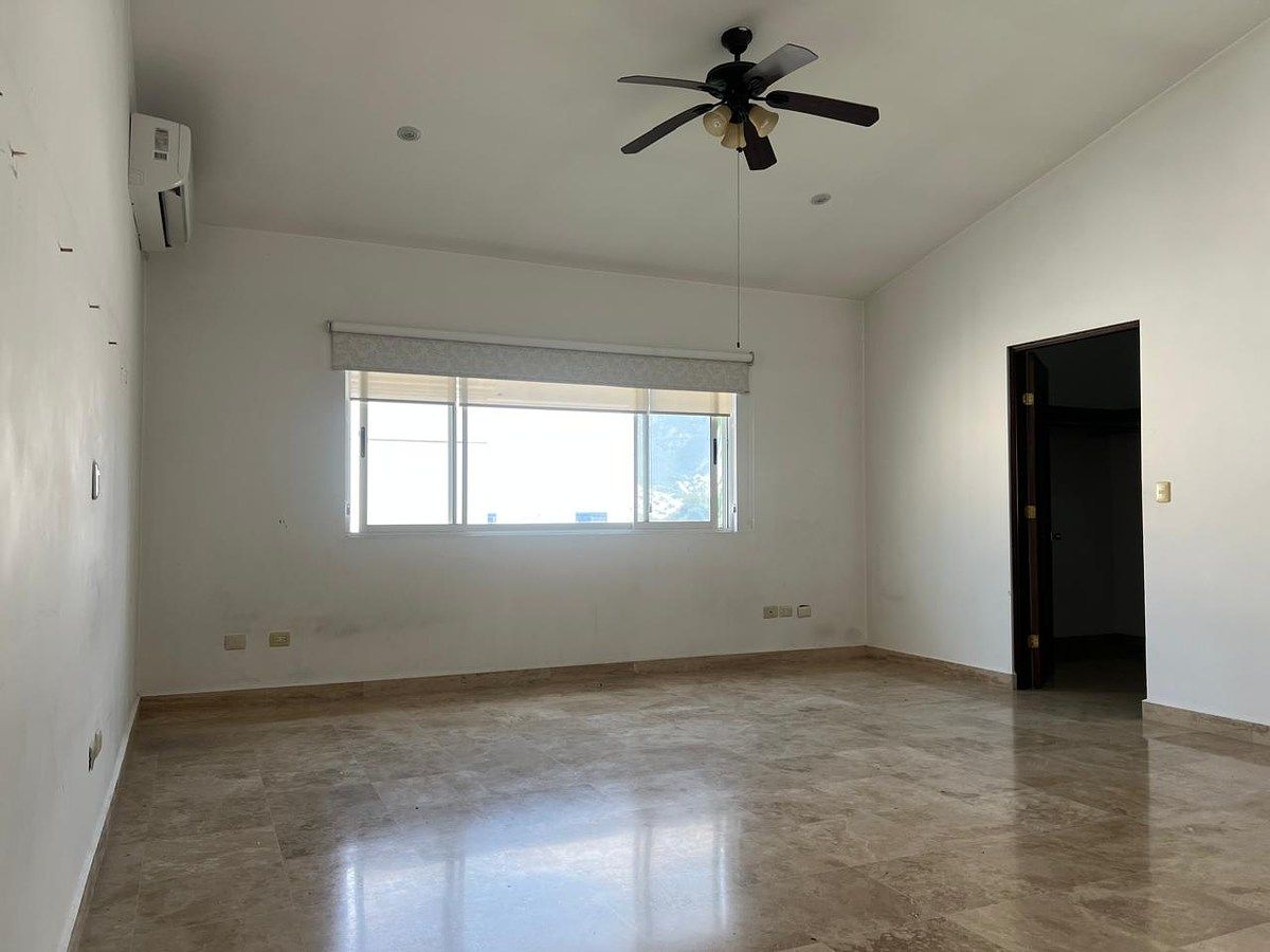 Casa em Las Jacarandas, Monterrey, foto 16 de 33