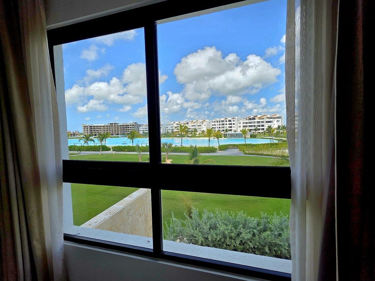 Apartamento de lujo con vista a la laguna en The Beach, Punta Cana, foto 1 de 13