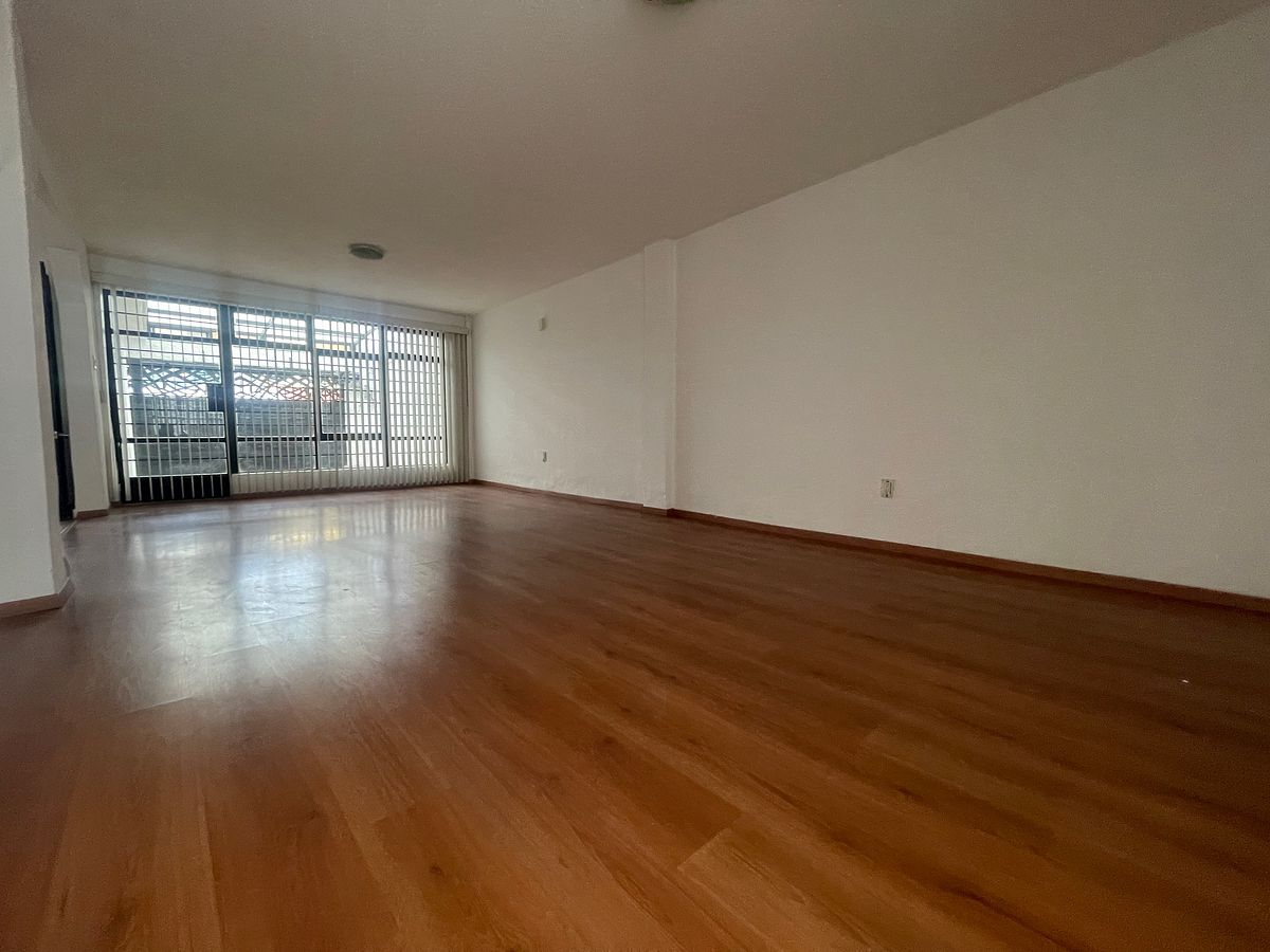 Casa en Venta en Colonia Avante en Calle Cerrada, foto 1 de 27