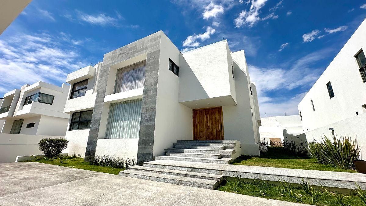 Casa Residencia en Venta en Ayamonte Club de Golf Zapopan, foto 1 de 19