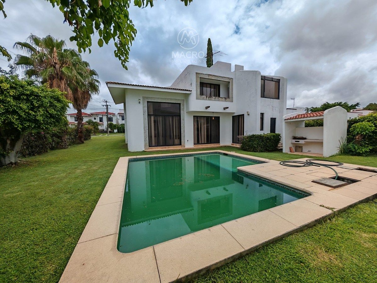 CASA À VENDA NO FRACC. LOMAS DE COCOYOC COM PISCINA E APTO PARA CRÉDITOS., foto 1 de 23