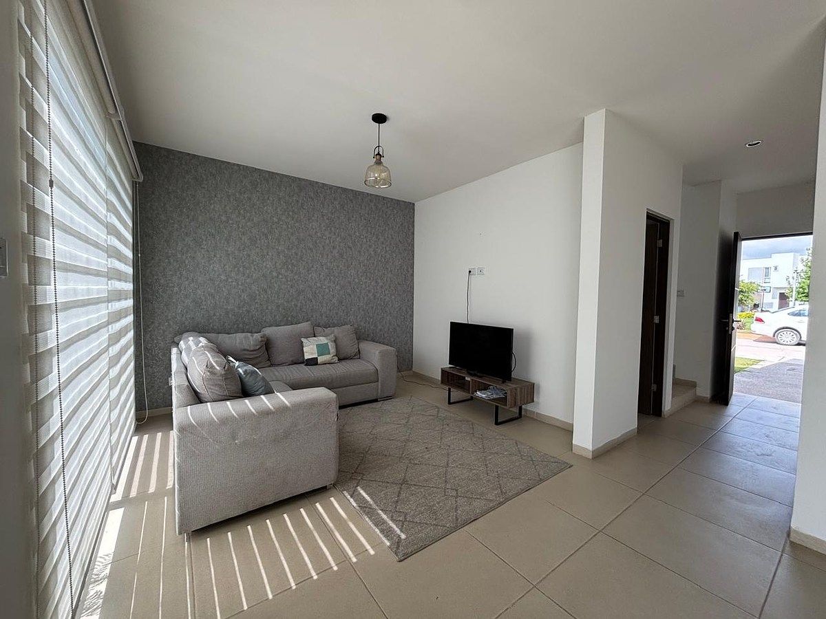 Casa en Renta en La Cantera de 3 habitaciones, foto 1 de 15