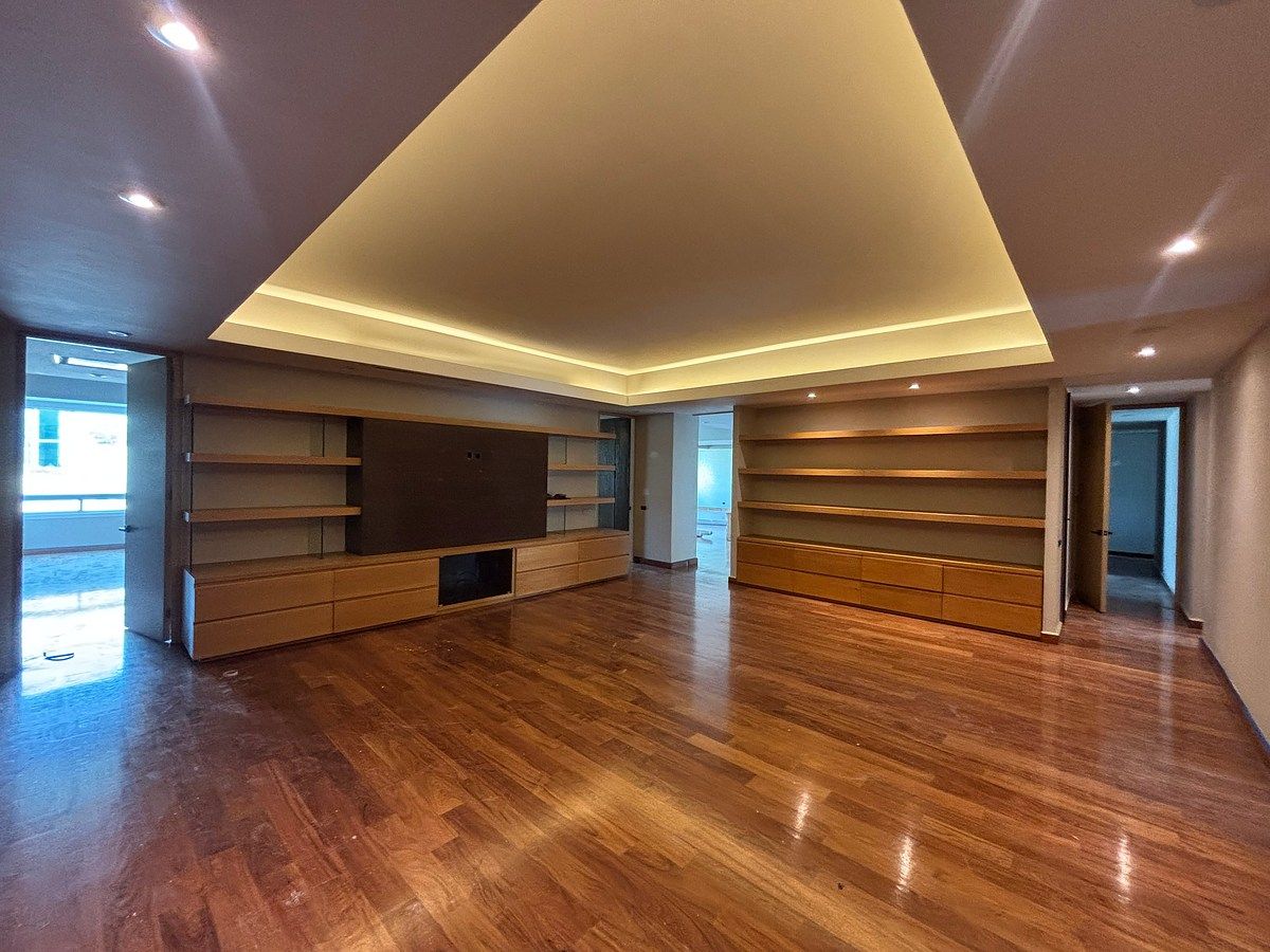 Family room, photo 9 of 21