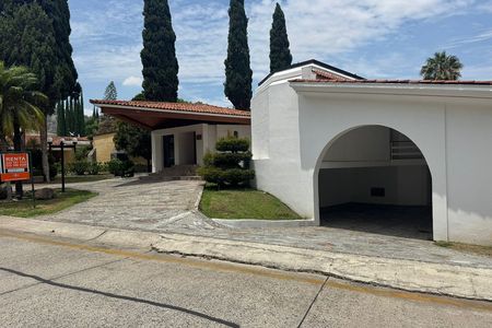 Exclusiva Casa en Renta | Condominio Santa Anita