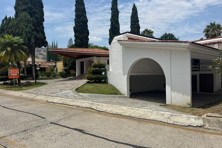 Exclusiva Casa en Renta | Condominio Santa Anita