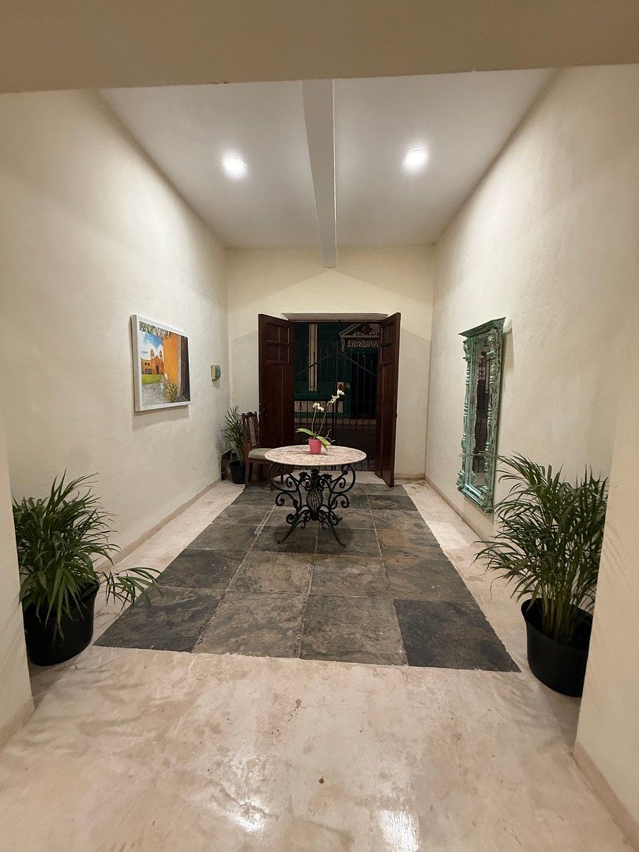 Huge remodeled house in the Center, with a large garden and pool - foto 5