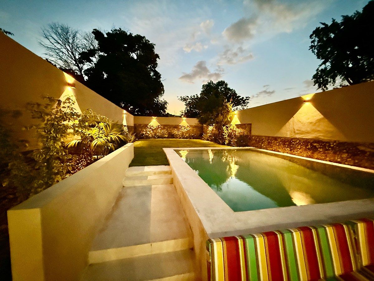 Huge remodeled house in the Center, with a large garden and pool - foto 2