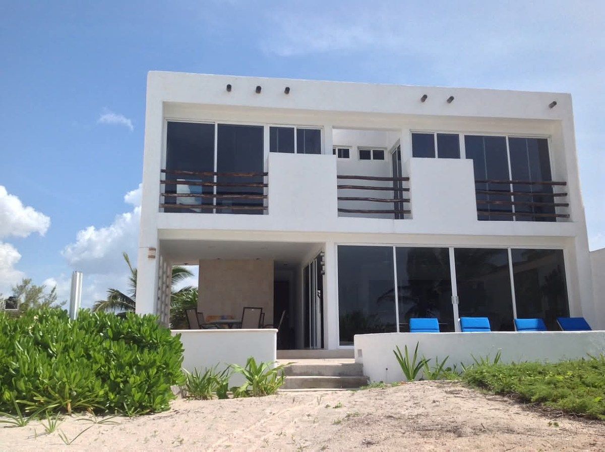 DISPONIBLE JULIO 2026!!! CON 25 METROS FRENTE A LA PLAYA DE CHICXULUB, foto 1 de 9