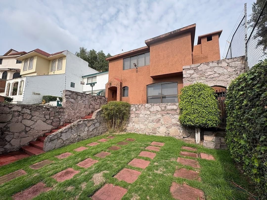 Excelente casa en venta, ubicada en calle cerrada con acceso controlado, foto 1 de 12