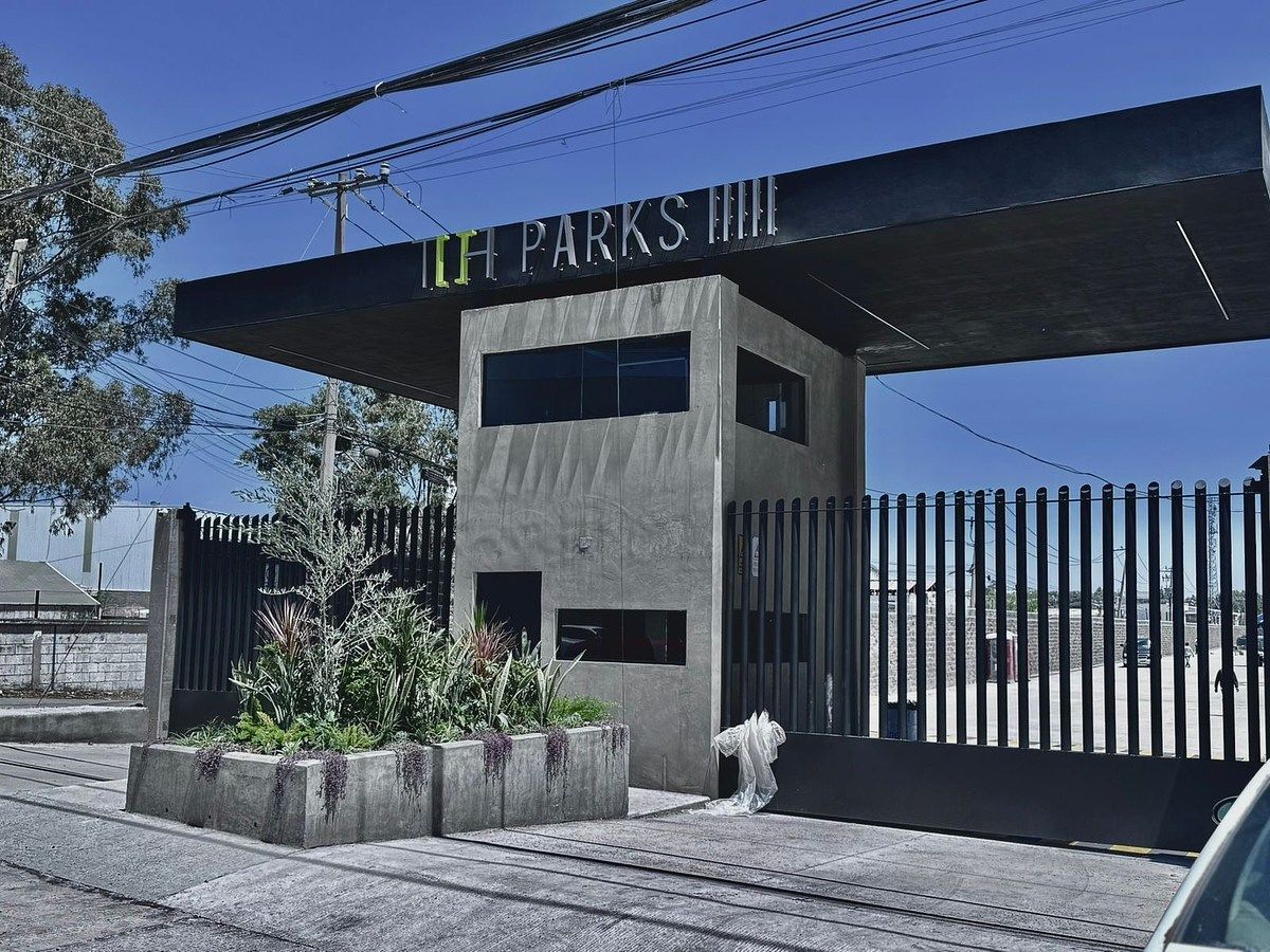 Acceso, photo 1 of 20