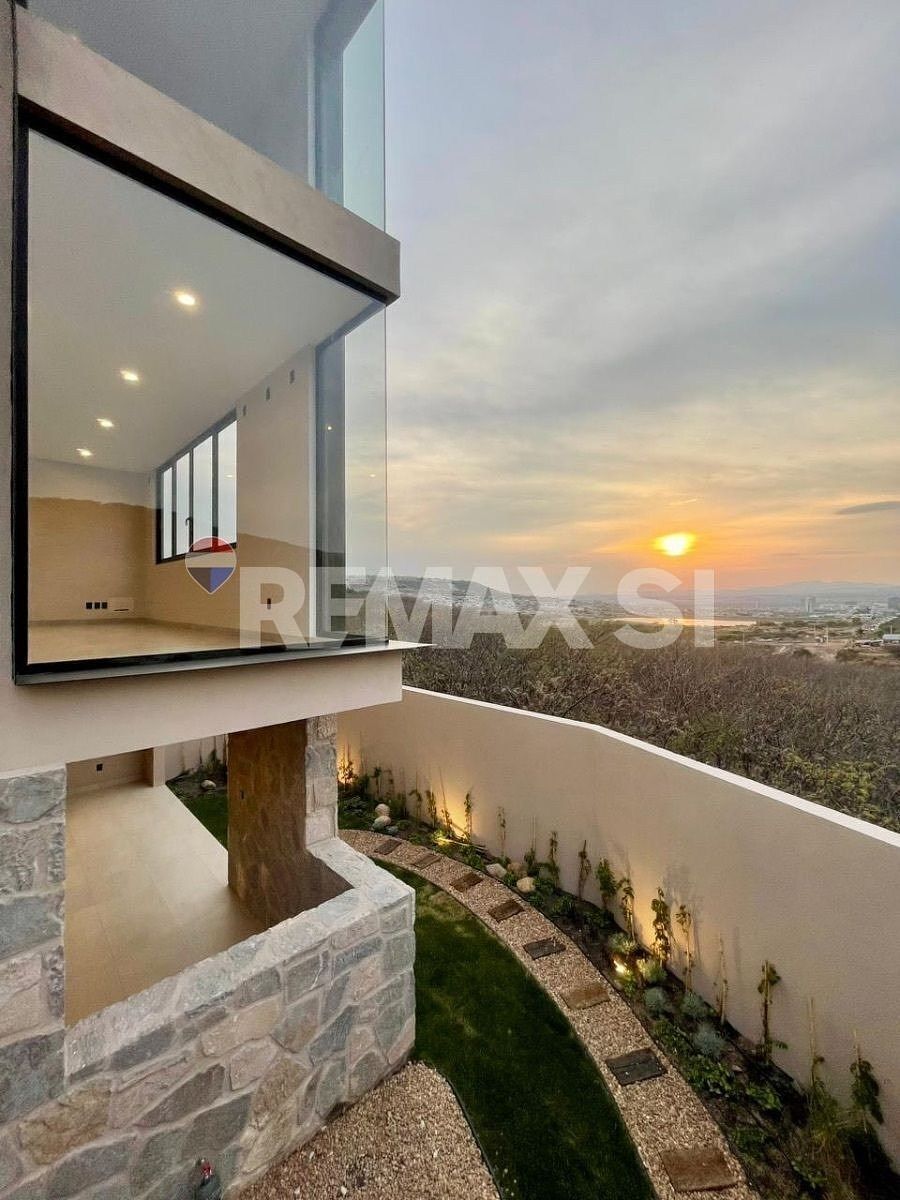 CASA RENTA ALTOZANO, photo 1 of 15