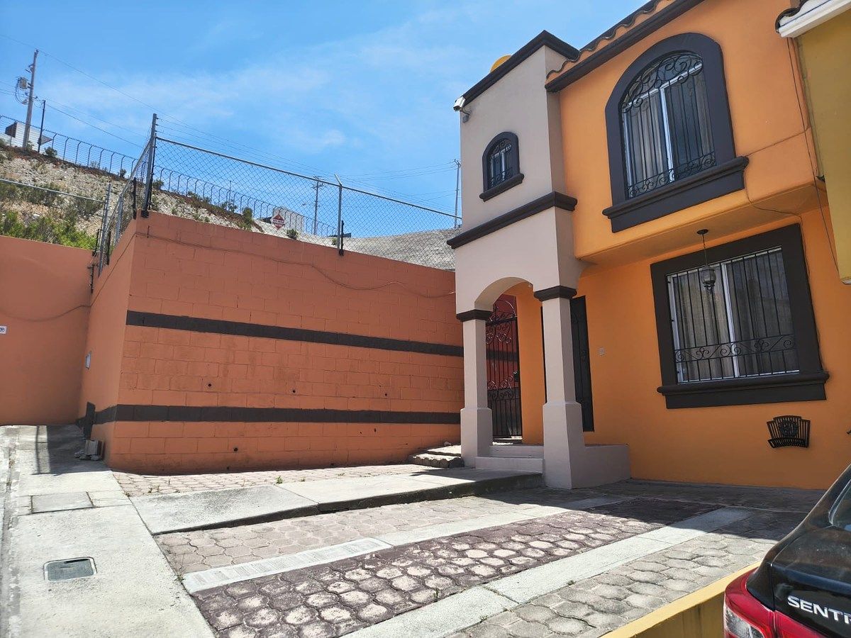 Casa em Colinas de California, Tijuana, foto 2 de 13