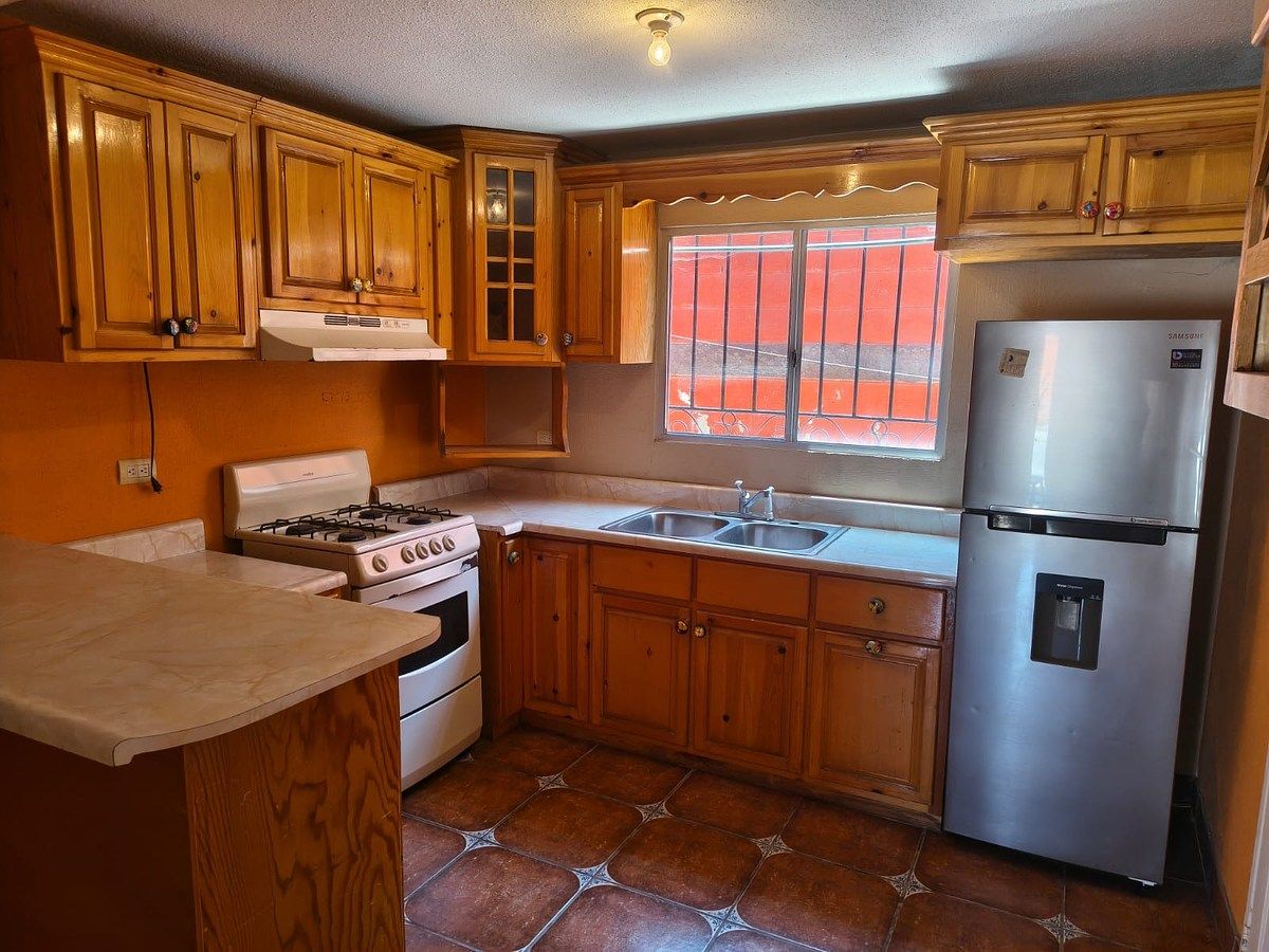 Casa em Colinas de California, Tijuana, foto 4 de 13