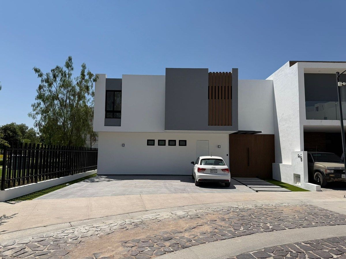 CASA EN VENTA EN ST ANGELO, foto 1 de 30